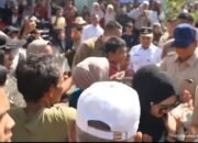 Anak-anak Kayu Pasak, Palembayan, Agam berebut bersalaman dengan Presiden Prabowo